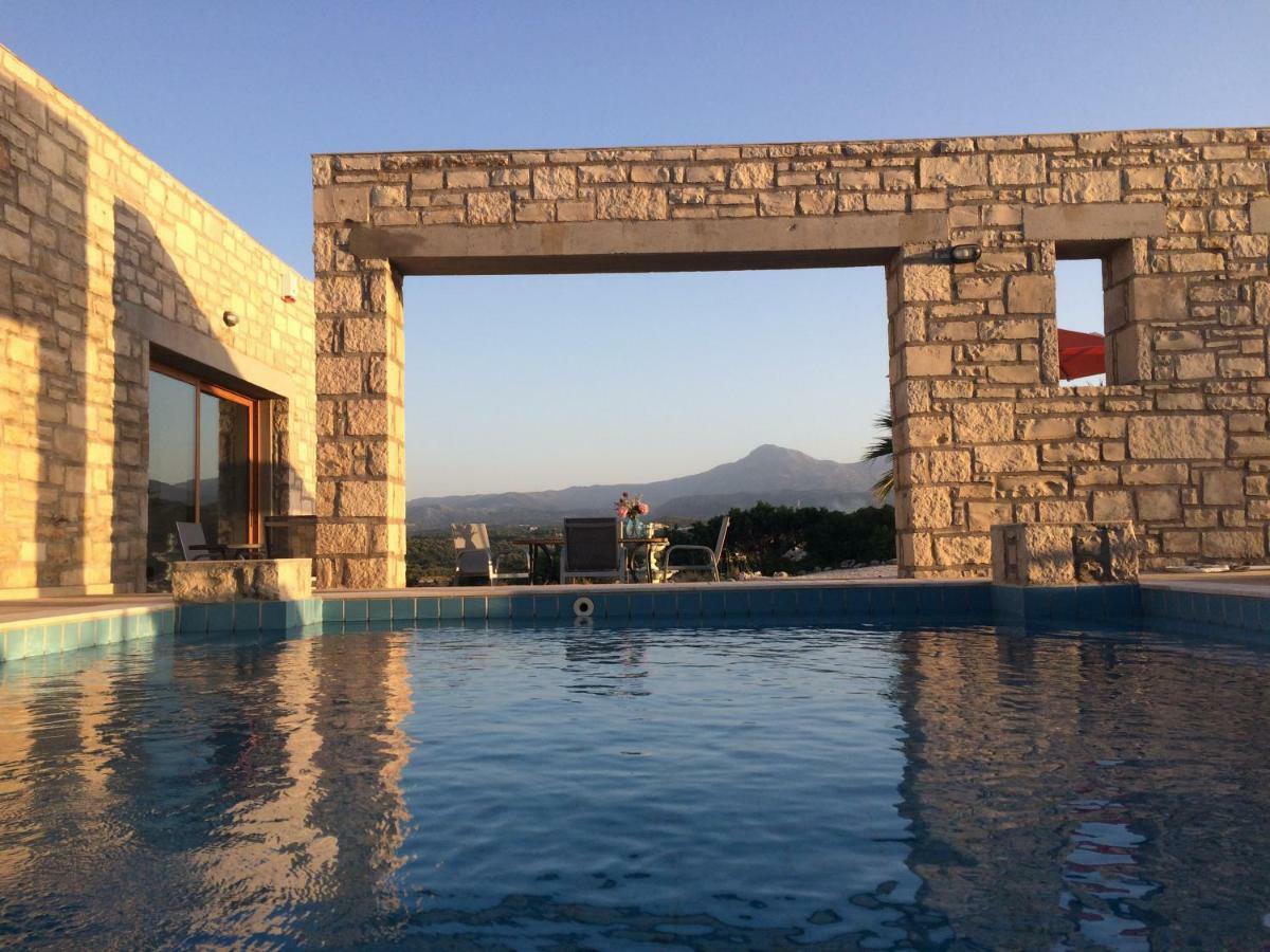 Villa Ypsilon Karoti  ภายนอก รูปภาพ