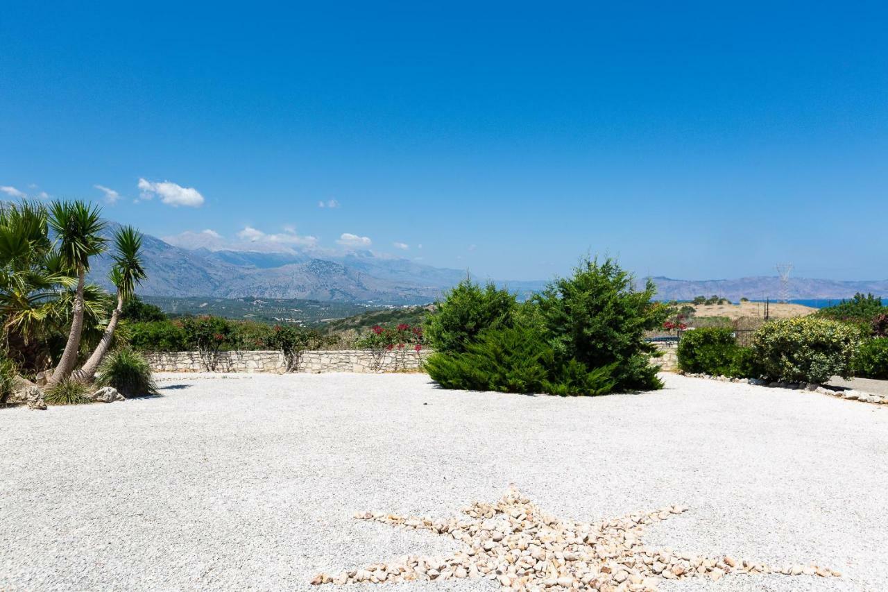Villa Ypsilon Karoti  ภายนอก รูปภาพ
