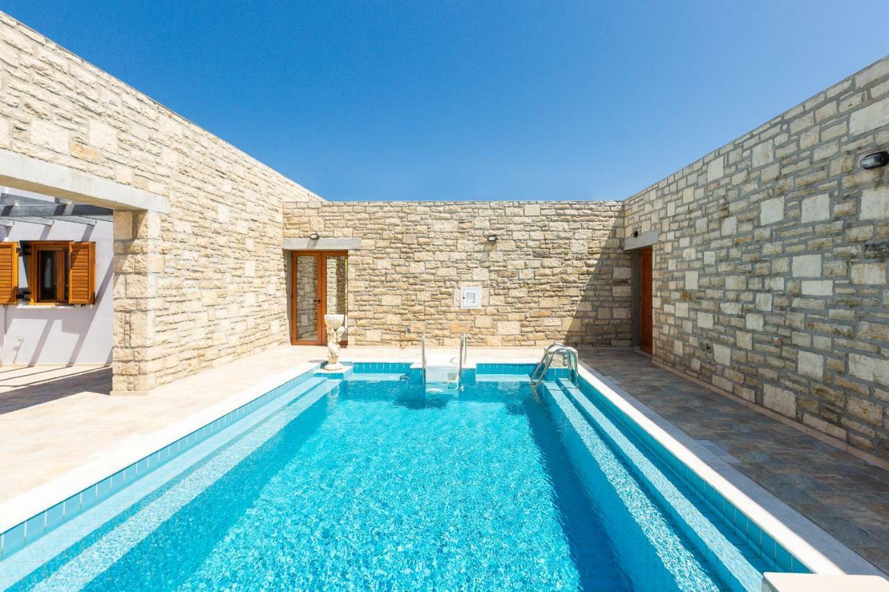 Villa Ypsilon Karoti  ภายนอก รูปภาพ