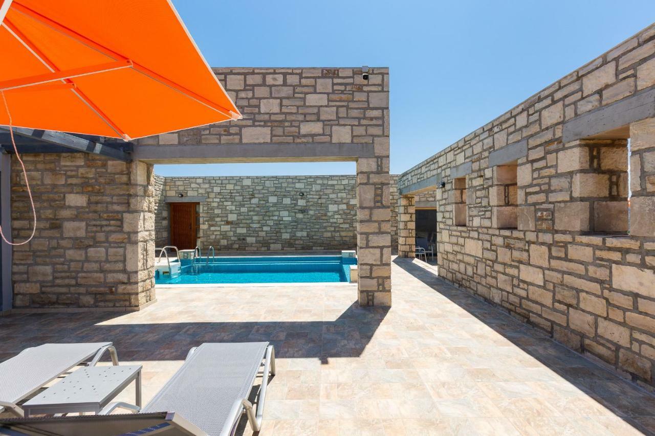 Villa Ypsilon Karoti  ภายนอก รูปภาพ