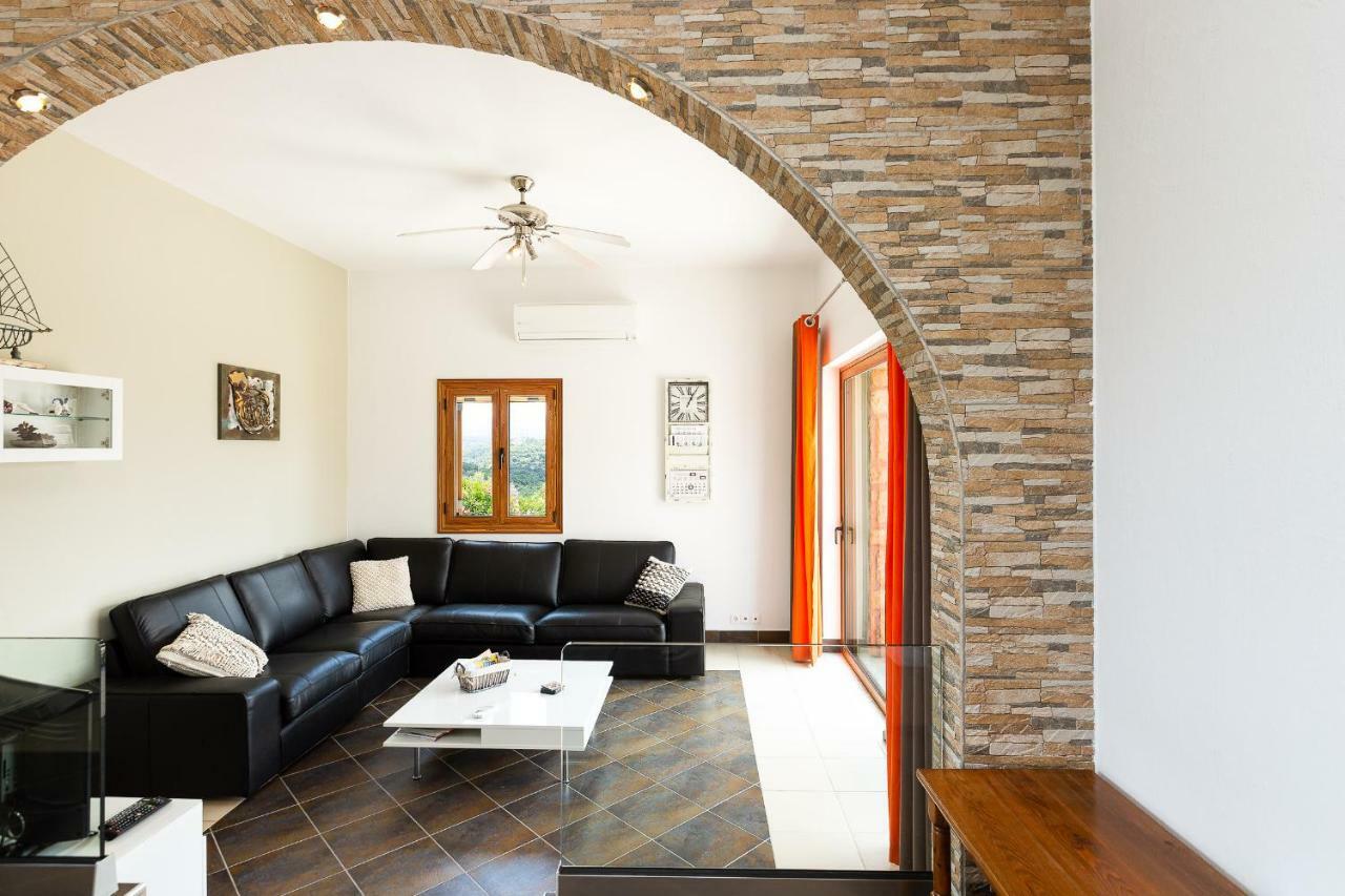 Villa Ypsilon Karoti  ภายนอก รูปภาพ